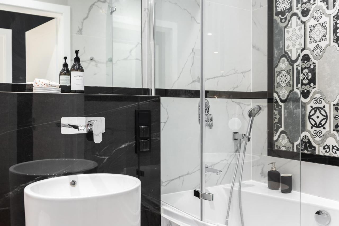 Riverside Premium Class Apartment - By Upstairs Krakow Exterior photo