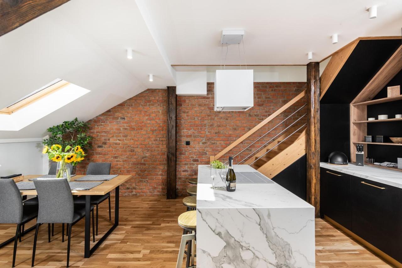 Riverside Premium Class Apartment - By Upstairs Krakow Exterior photo